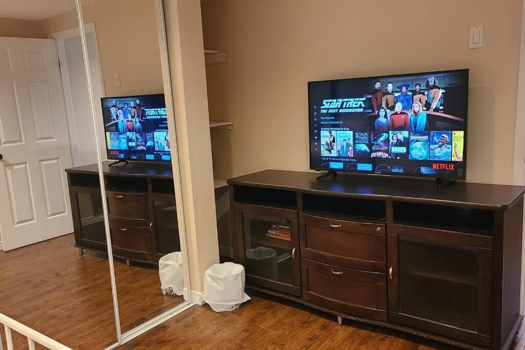 Spacious And Bright Unit With Natural Light. Apartment